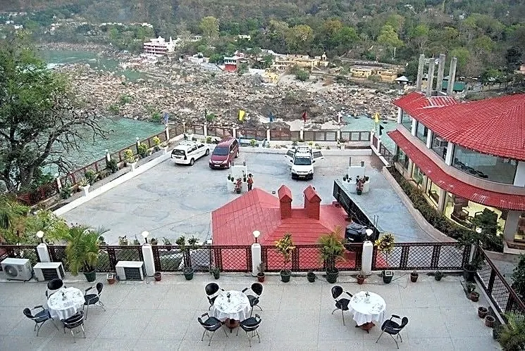 best hostels in rishikesh