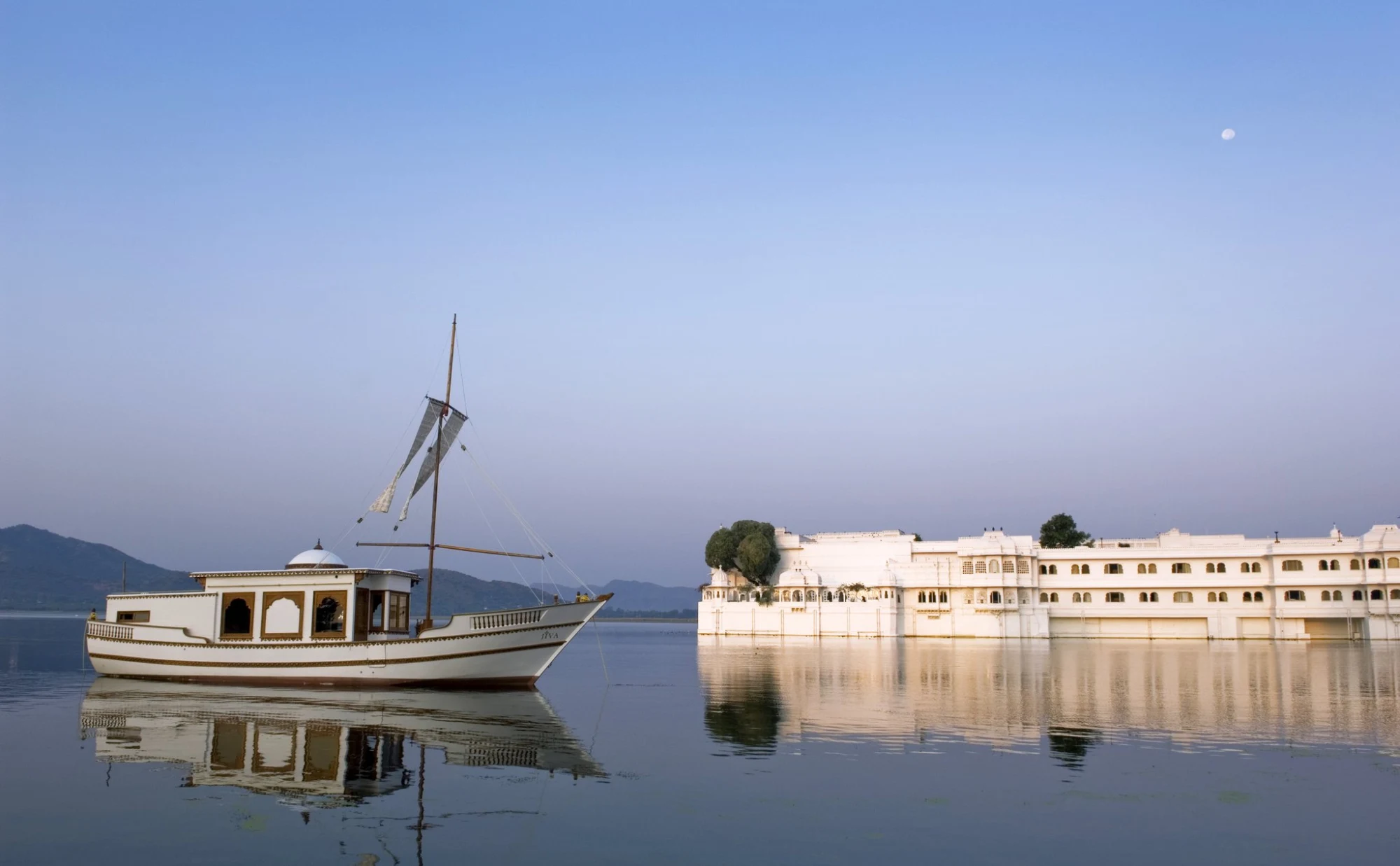 Taj Lake Palace, Udaipur- Resorts in India for Honeymoon