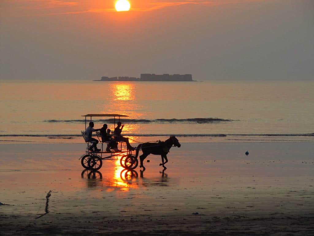 mandwa beach alibaug