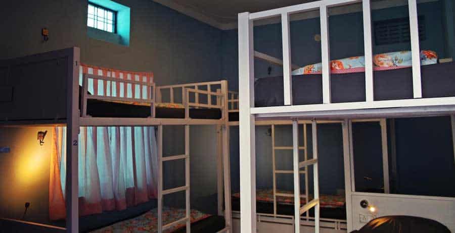 gypsy child lake hostel in udaipur