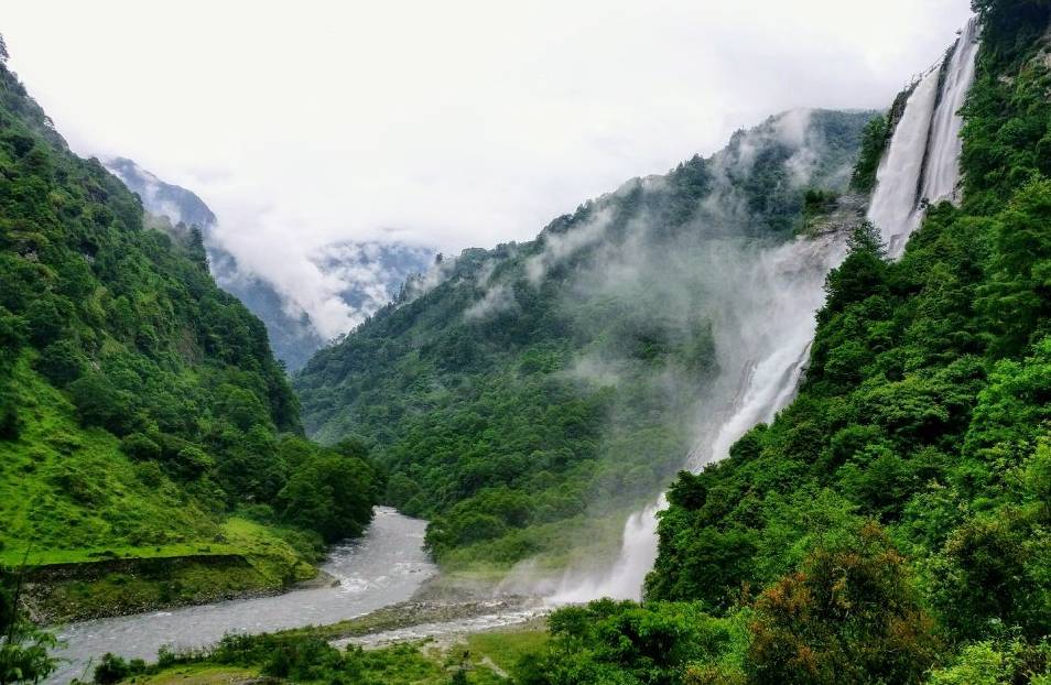 nuranang waterfalls