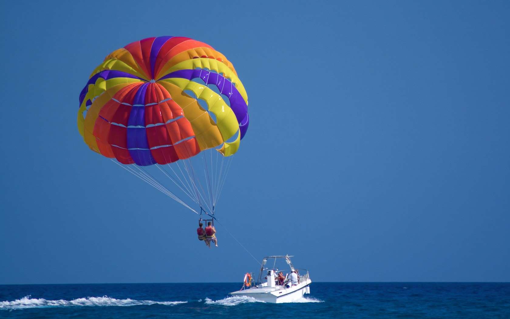parasailing in varkala