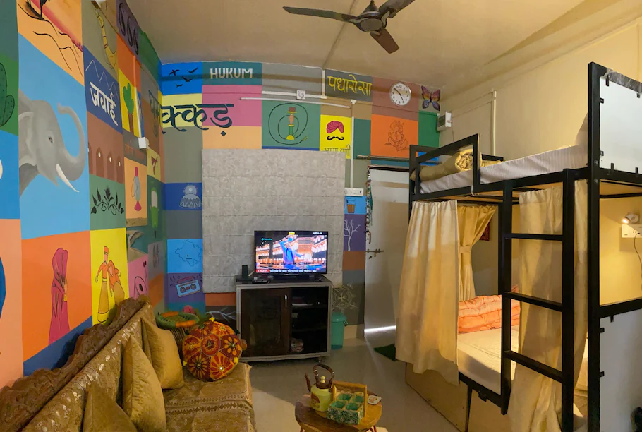 the hostel crown udaipur