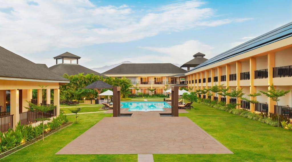 Tropical Retreat Luxury Resort & Spa in malshej