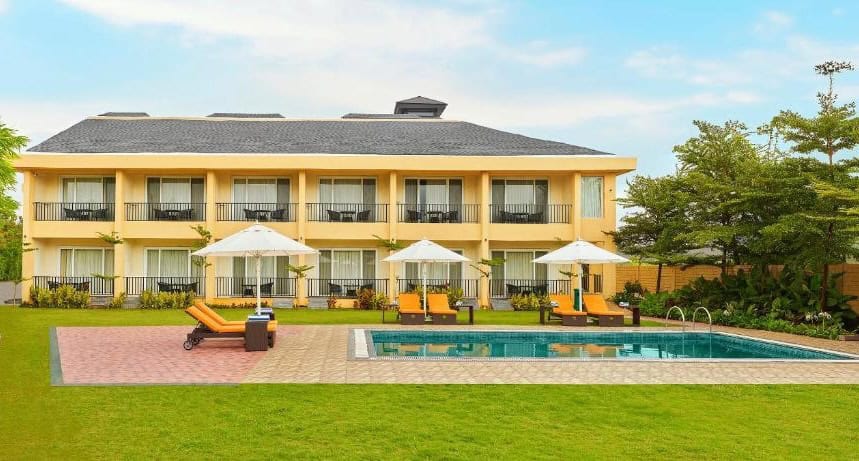 Tropical Retreat Luxury Resort & Spa in malshej