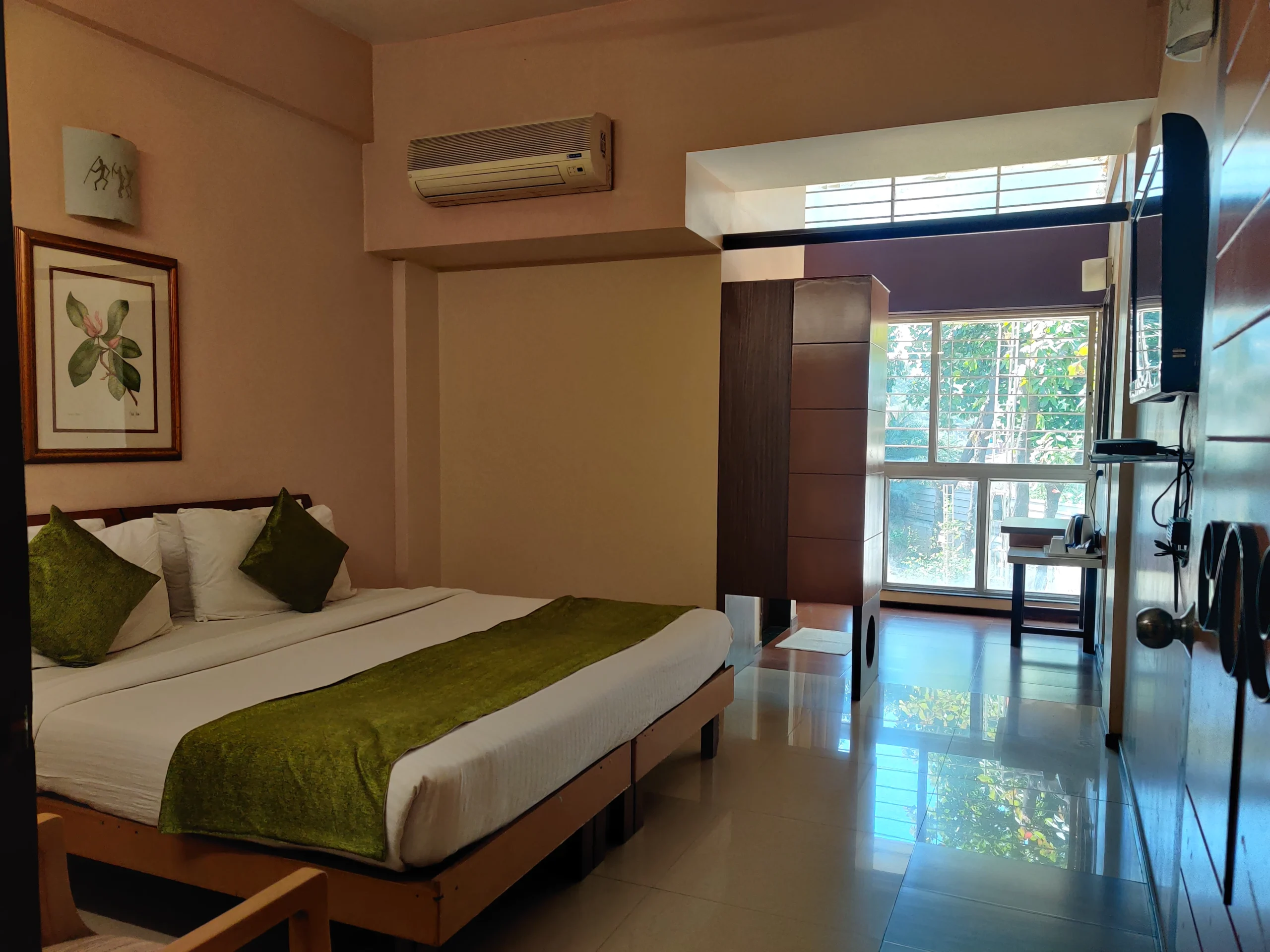 hotel sadanand scaled