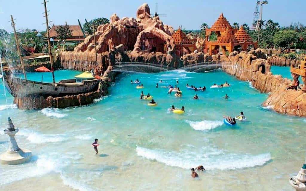 Wetlantic Wave Pool Best Waterpark Resorts in Mumbai