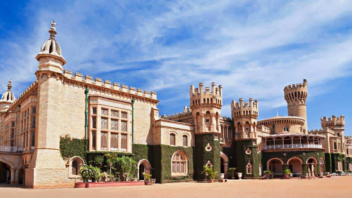 Best-Places-to-Visit-in-Bangalore-Bangalore-Palace