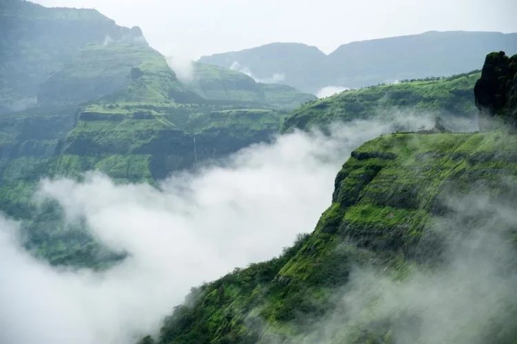 Malshej Ghat one day itinerary monsoon